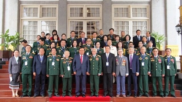 Laos Party chief lauds dedication of Vietnamese volunteer soldiers