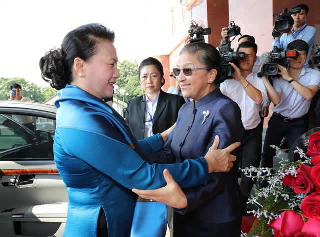 Vietnamese, Lao top legislators hold talks