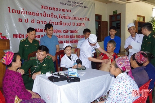 Vietnam, Laos reinforce traditional friendship