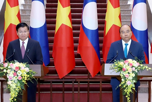 Vietnam, Laos issue joint statement