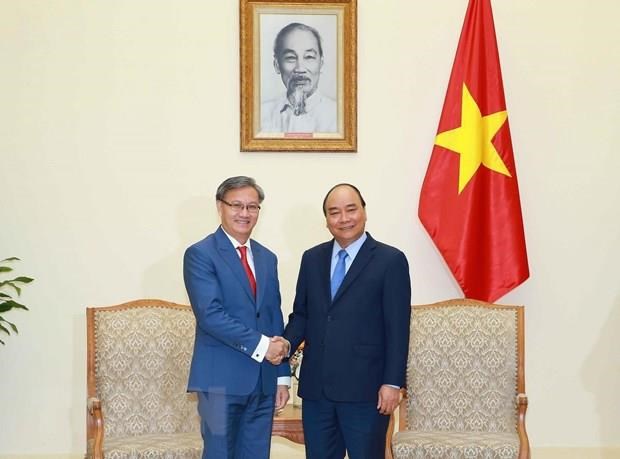 Prime Minister receives outgoing Lao Ambassador