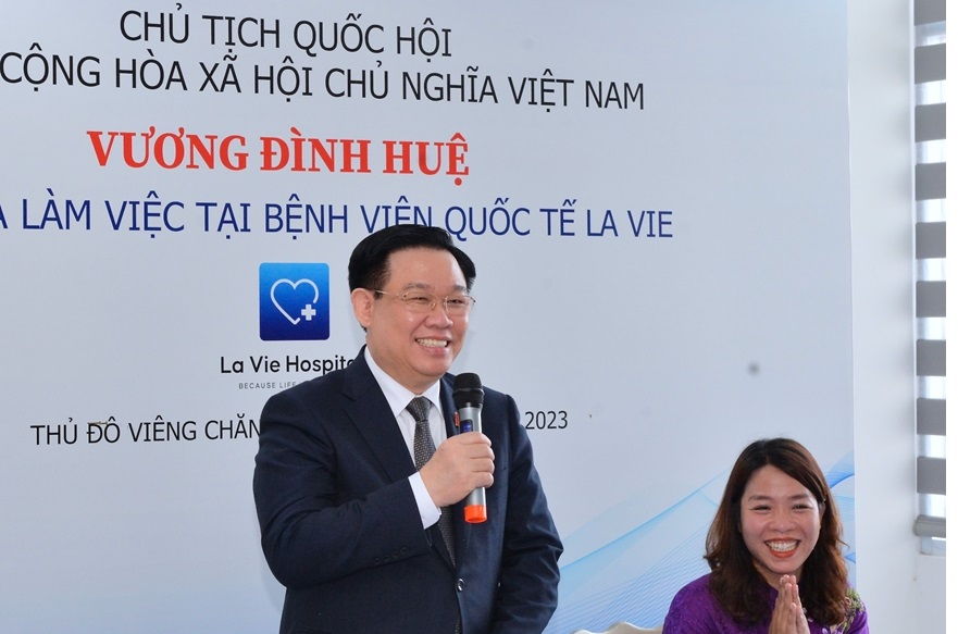 Vietnamese National Assembly Chairman Vuong Dinh Hue Visits La Vie International Hospital in Laos