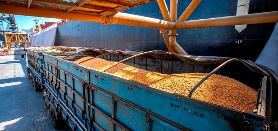 Viet Nam–Laos Set a Trade Record Over the Past Decade